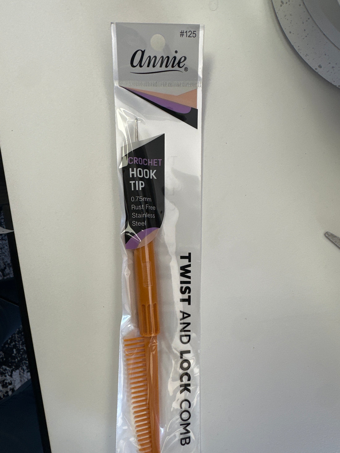 Honey twist lock combo with crochet hook tip￼