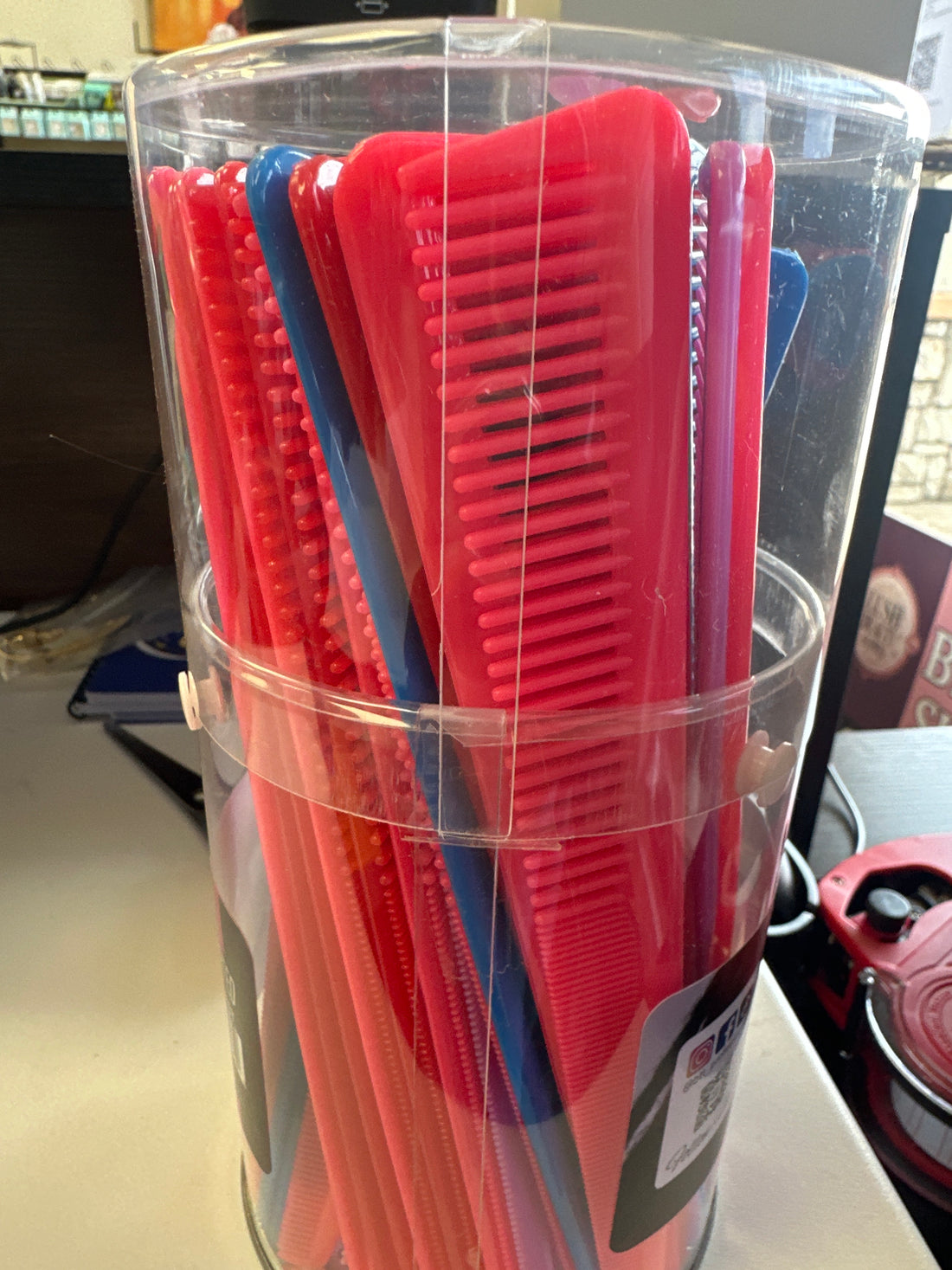 BTL BRAIDS TWIST AND LOCK COMB 7.45 INCHES ￼ Variety pack