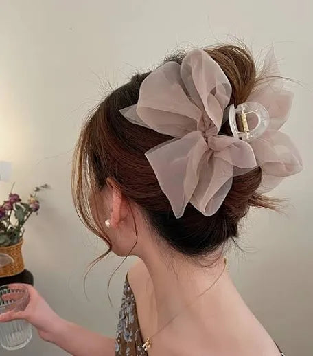 HAIR CLAW CLIP WITH RIBBON